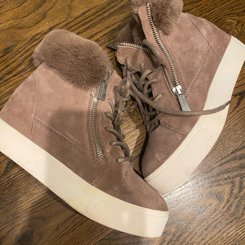 J slides Leather and Faux Fur sneakers